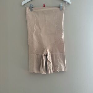 Spanx Sculpting High Waisted Mid Thigh Shorts Shapewear large